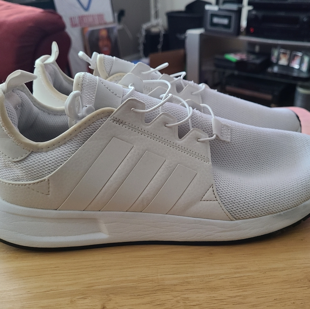 ADIDAS RUNNING SHOE SZ. 11 WHT/WHT